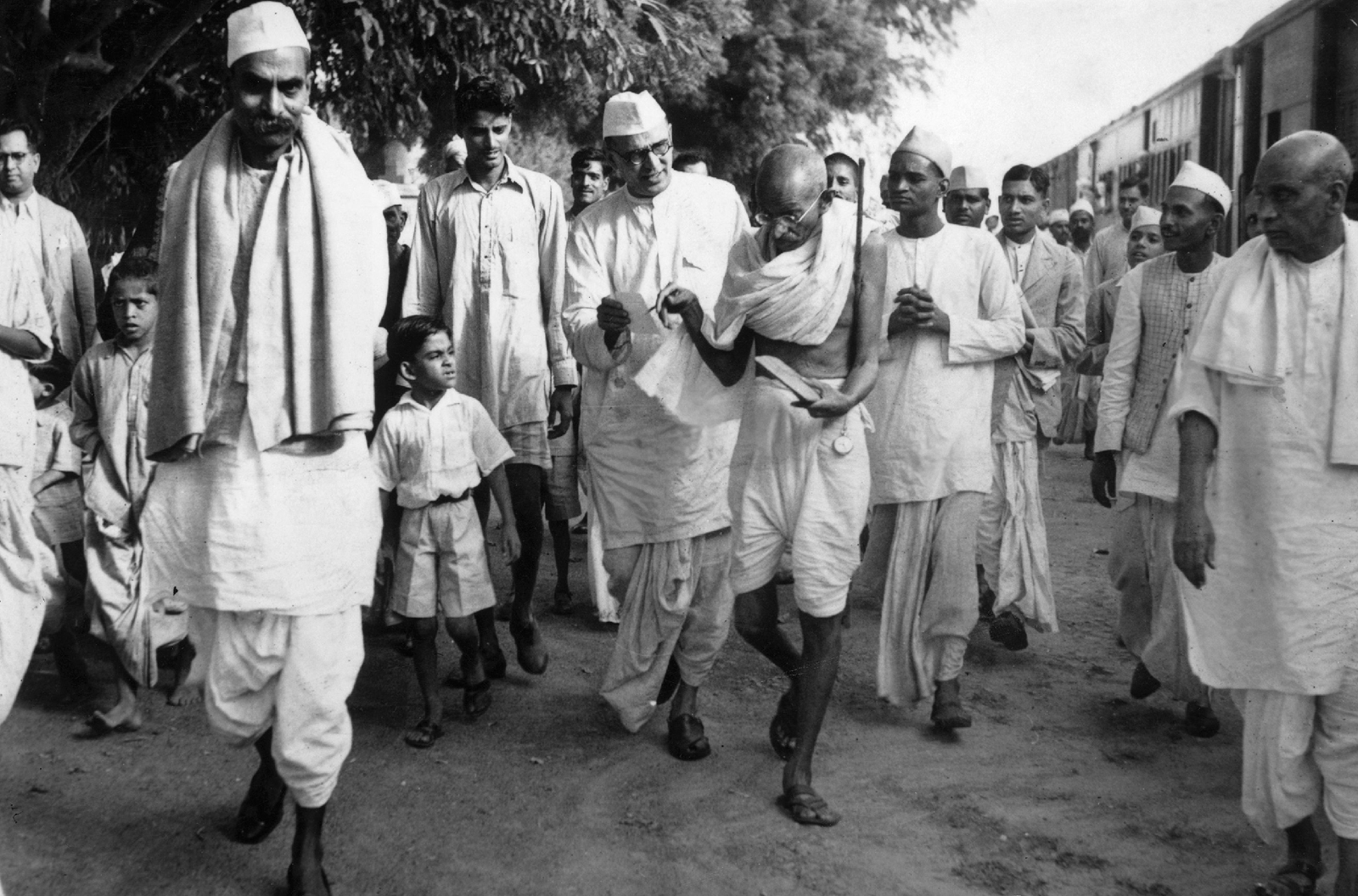 2 Gandhi arrives in Delhi with Rajendra Prasad left foreground and - photo 7