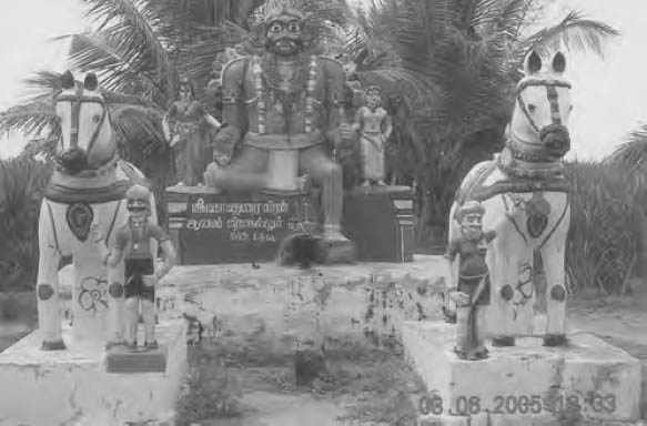 Madurai Veeranfolk deity at Tiruvannamalai outskirts Traditional folk - photo 4