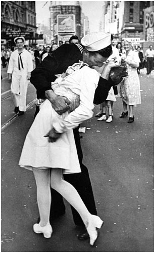 Celebrating the victory over Japan with a jubilant kiss in Times Square August - photo 3