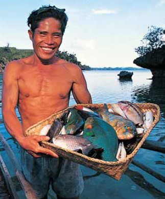 Fresh catch of the day served on Isla Naburot Iloilo Civic parade - photo 6