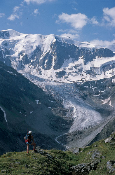 From the Fuldaer Hhenweg walkers gain a direct view of the Taschachferner - photo 6