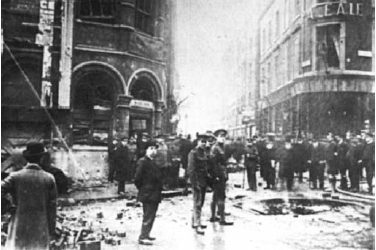 Early London bomb damage from Zeppelin raid in 1915 Zeppelin L31 This Navy - photo 1