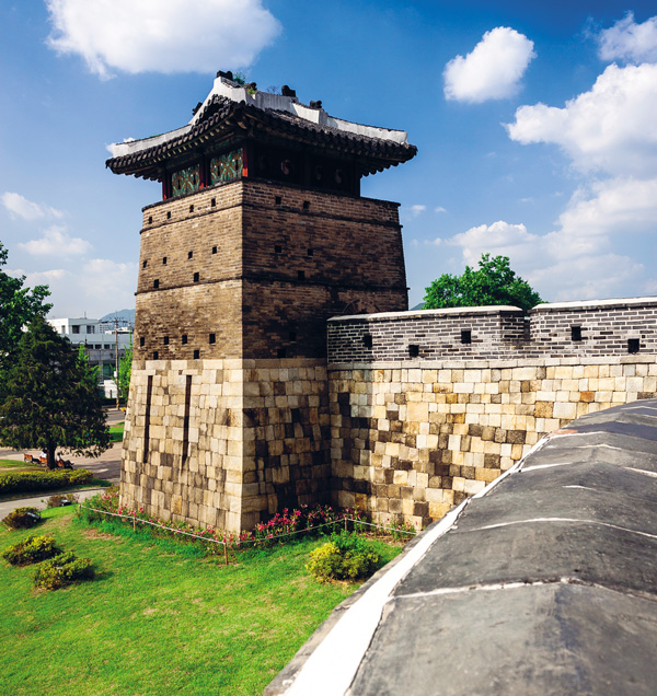 Fortress observation tower THOMAS ARTHUR GETTY IMAGES Cheong-gye-cheon - photo 9