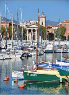 Nices old port Market day in Provence Roussillon huddling - photo 7