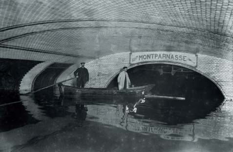 13 The floods of 1910 and the Nord-Sud Mtro before its inauguration Maurice - photo 13
