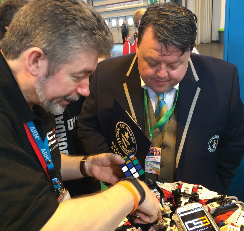 Human beings arent the only ones taking on Rubiks Cubes On March 15 2014 a - photo 10