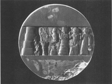 This four-thousand-year-old stone disk shows En-hedu-anna in her pleated robes - photo 9