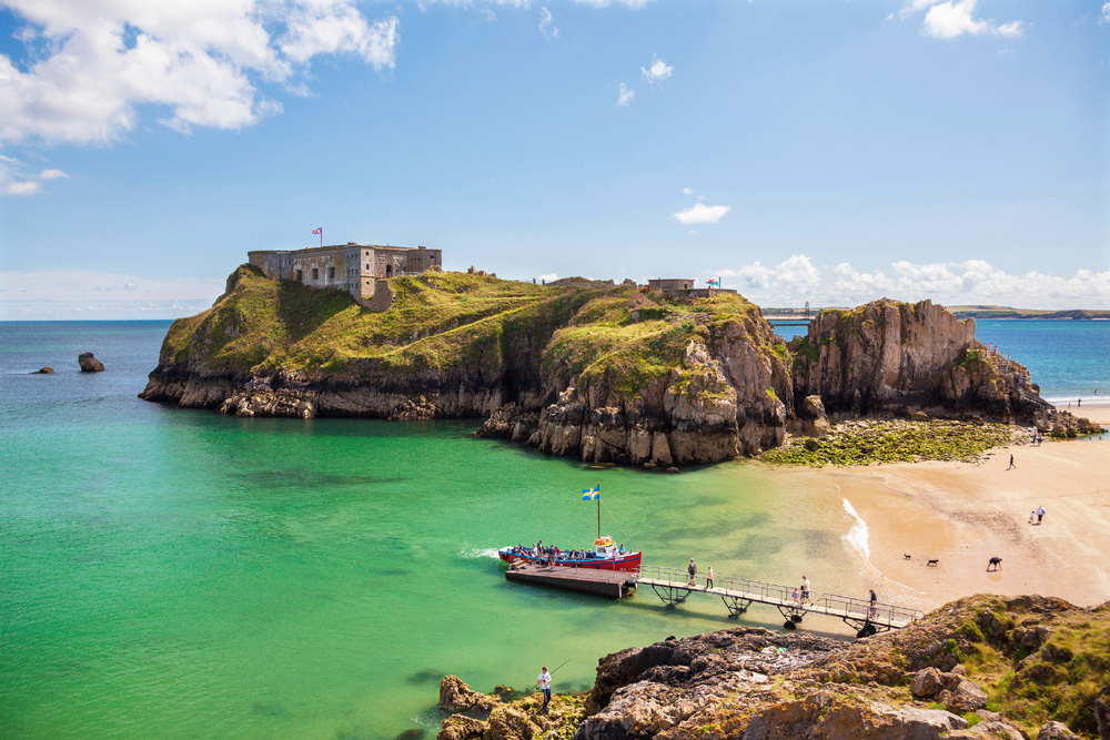 Alamy TENBY WALES Contents iStock Introduction to Great Britain If you - photo 3