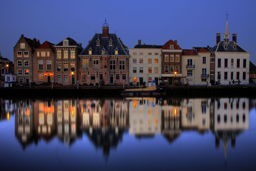 Maassluis The word sluis refers to sluice an important means to balance - photo 18