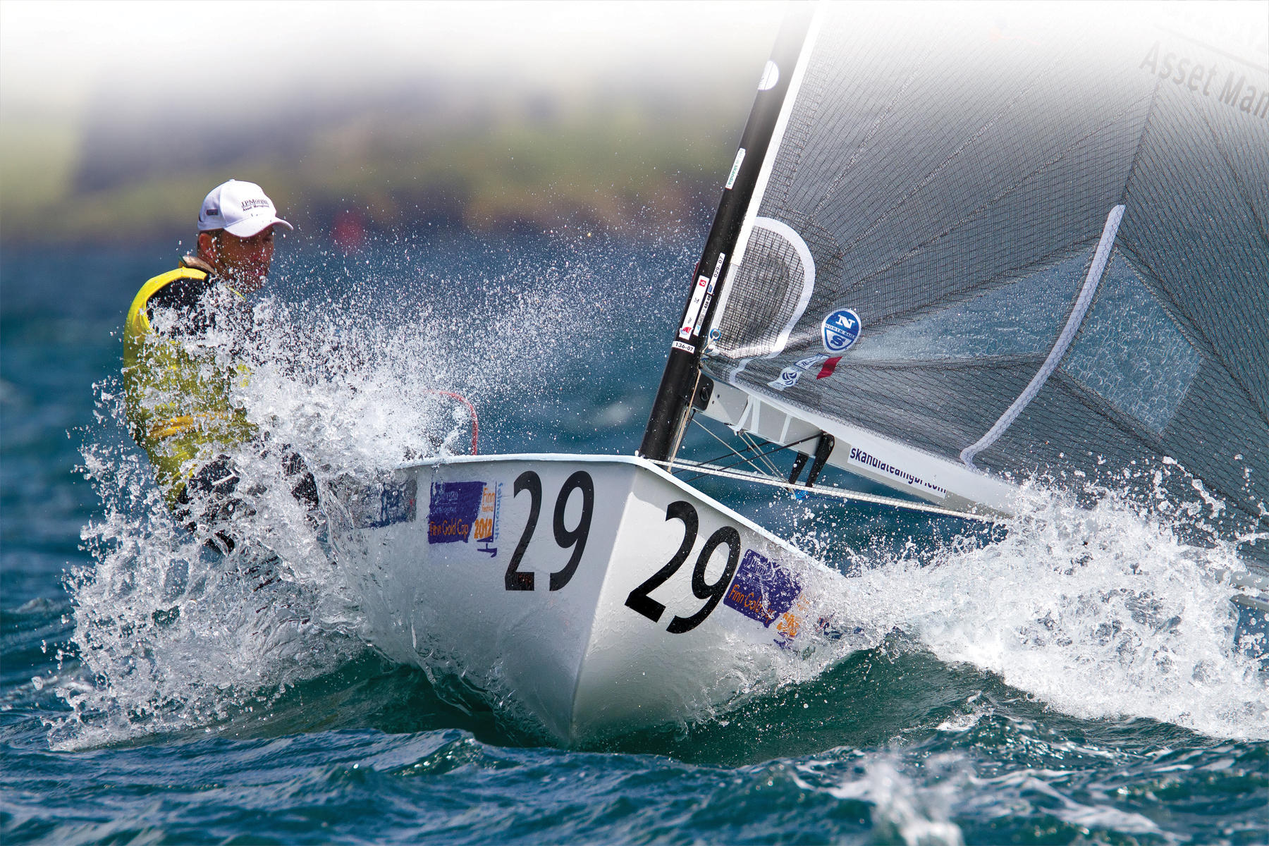 High-level racing is the inspiration for some dinghy sailors First steps - photo 2