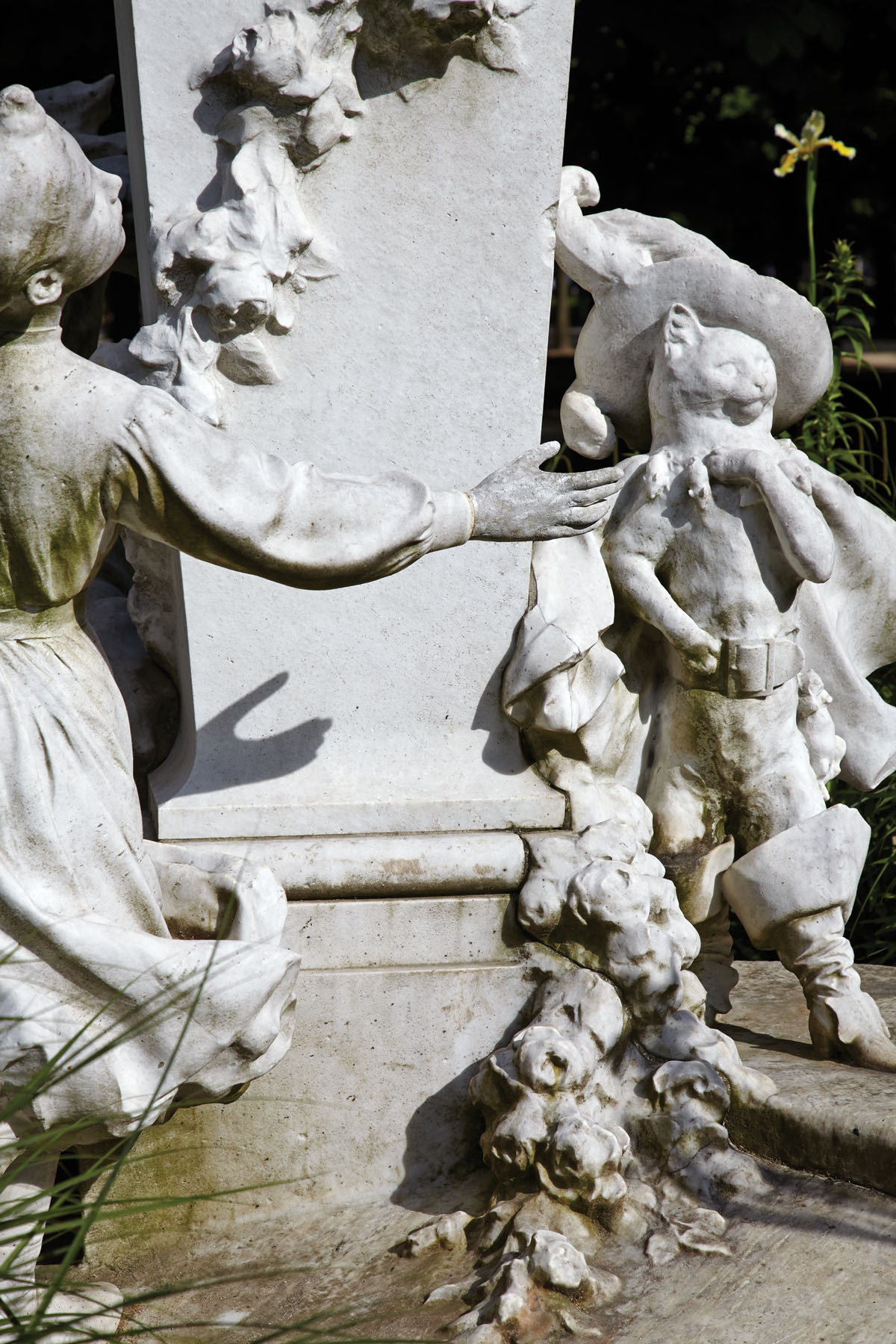 Above and below At the Tuileries Garden a marble monument to Charles - photo 2