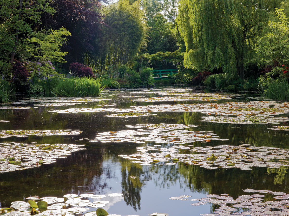 Monets much-painted lily pond and bridge at Giverny A resin door at Villa - photo 4