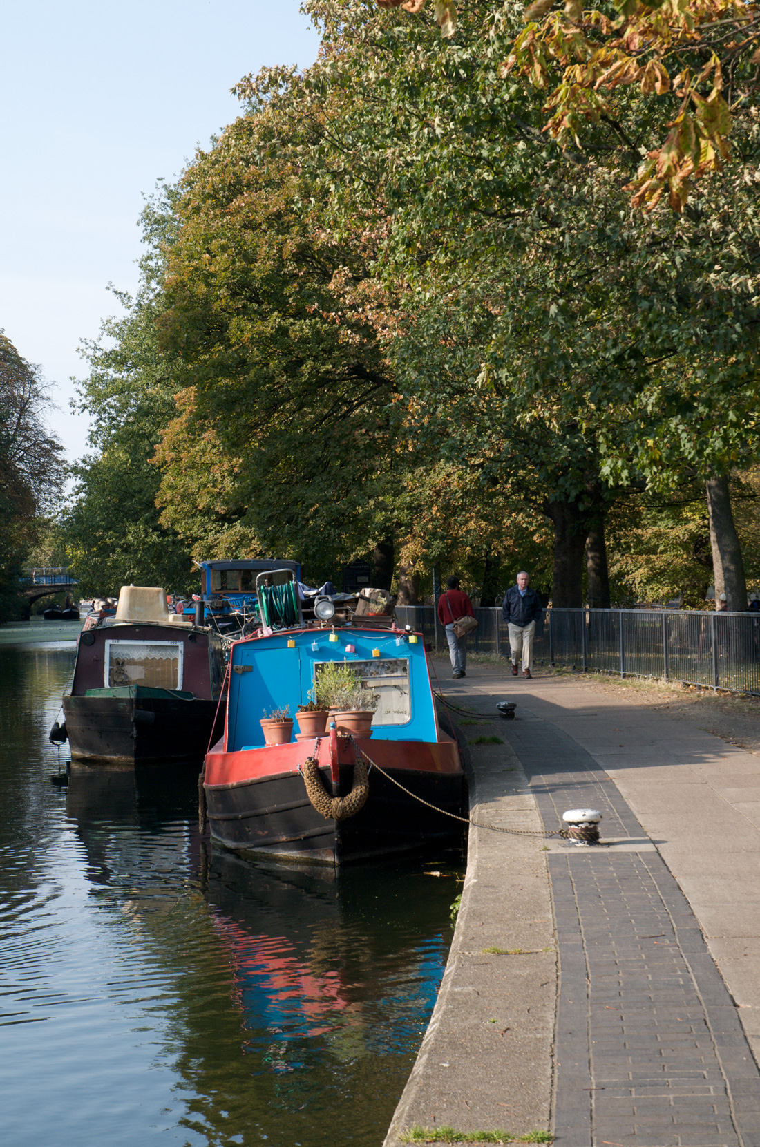 Regents Canal Helena SmithLONELY PLANET IMAGES Neighbourhoods at a Glance - photo 4