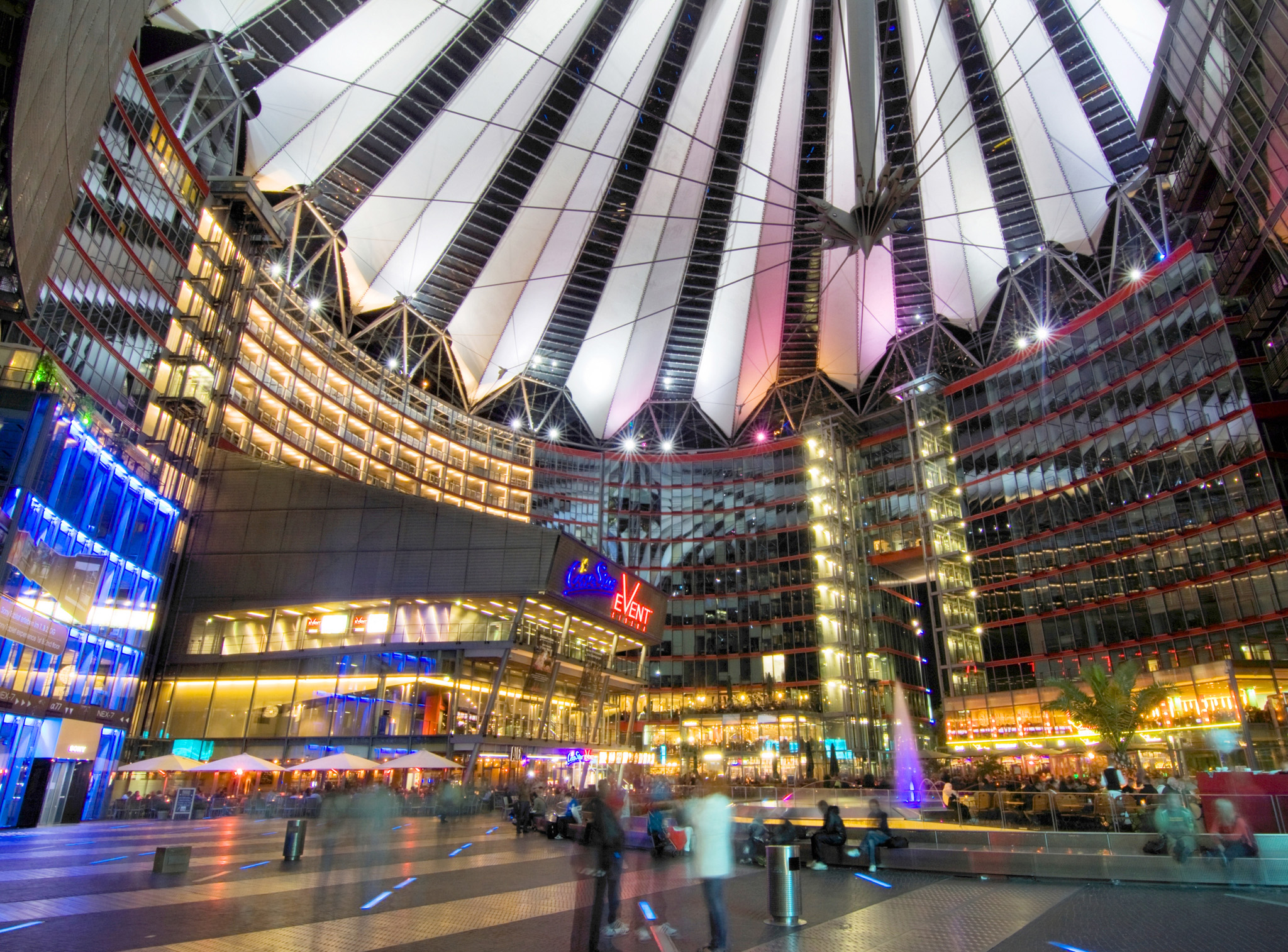 Potsdamer Platz untouched for nearly 50 years in rubble has now been - photo 7