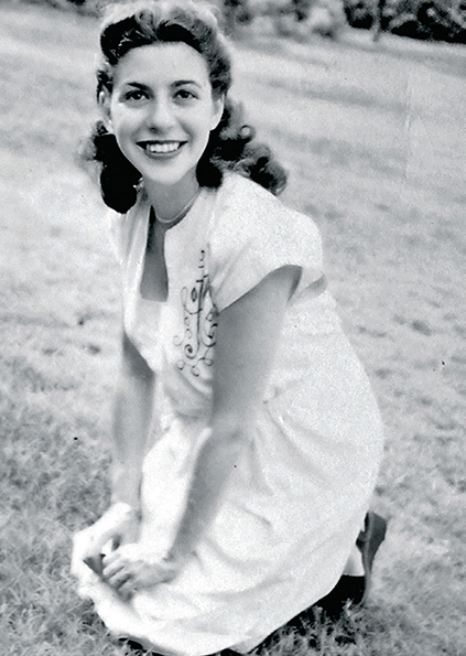 Florence in the full bloom of pregnancy Our Chicago apartment in 1948 was a - photo 11