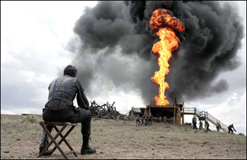 Harsh landscape harsh characters vivid filmmaking Daniel Day-Lewis as oil - photo 8