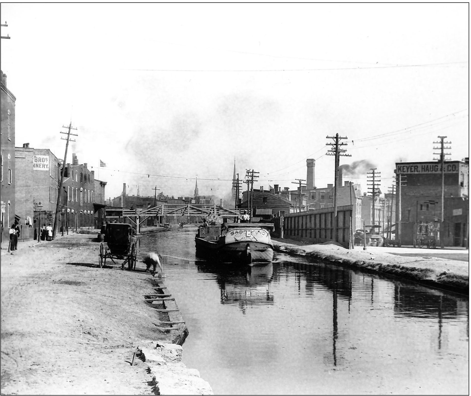 On the canal a boat travels south from Mohawk Bridge at four miles an hour - photo 6