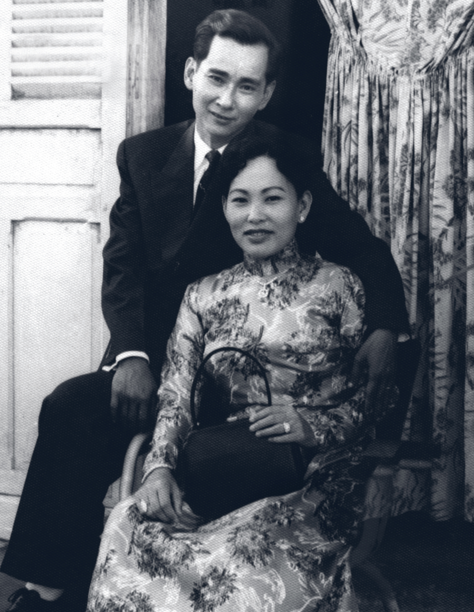 L Qu Pht the father of my mothers L Kim Guong the mother of my mothers - photo 3