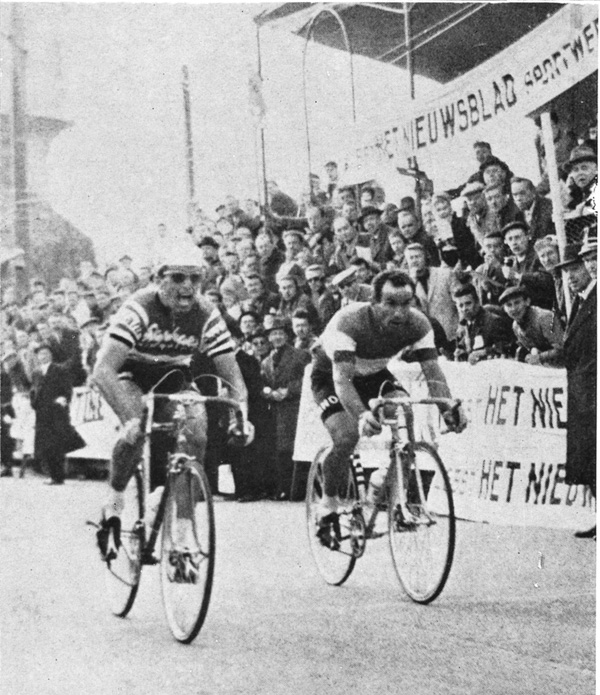My first classic victory Beating De Filippes in the sprint Tour of Flanders - photo 15