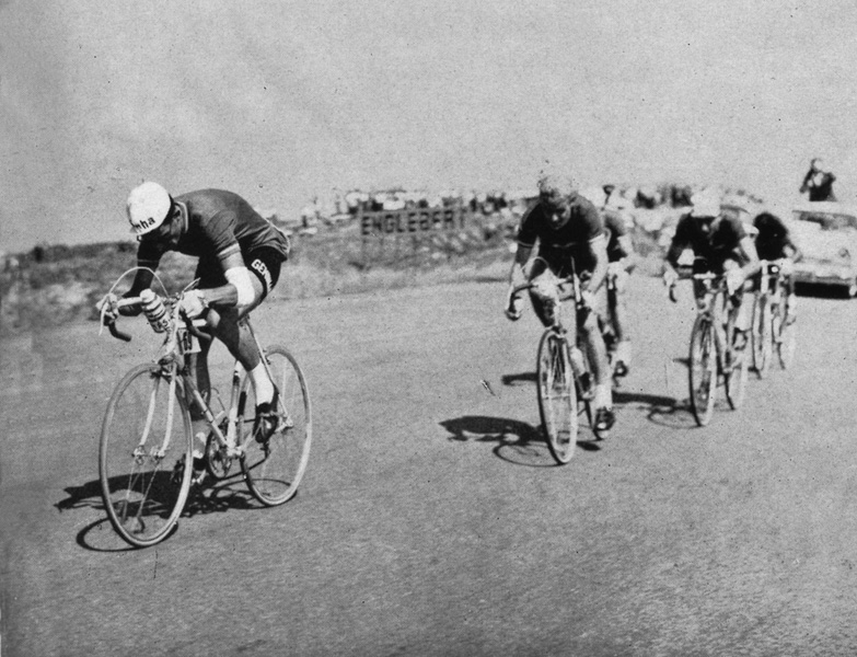 My first pro world road championship Holland 1959 Leading the winning break - photo 7