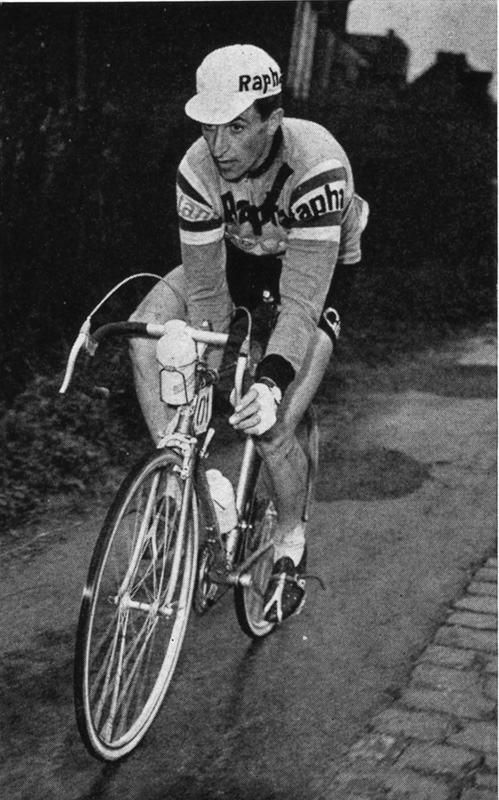 Changing gear in the hell of the north Part of my lone epic in ParisRoubaix - photo 9