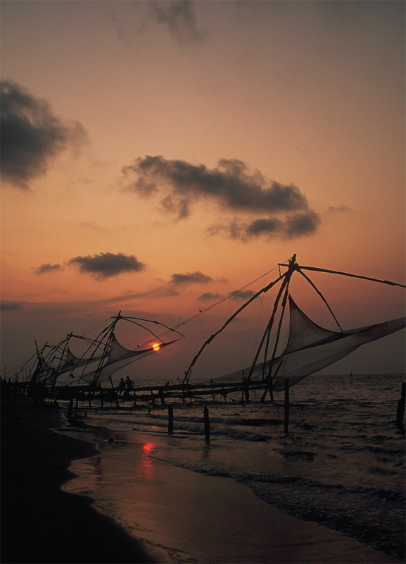 Sunset over the Arabian Sea Eight miles from Thampys fathers house in Cochin - photo 2