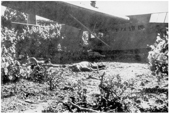 German glider-borne soldiers are killed before they go into action - photo 13