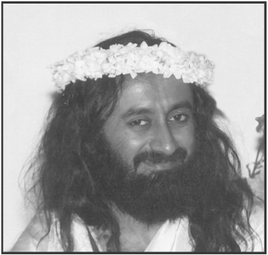 His Holiness Sri Sri Ravi Shankar LOVE W hen love glows it is bliss When it - photo 3