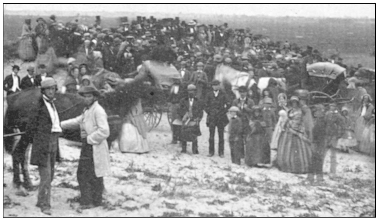 People arrived at Salisbury Beach for the Great Gathering on September 17 - photo 4