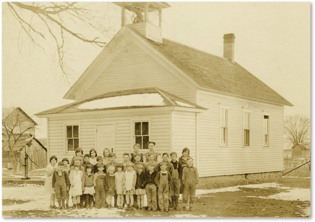 Do you see the water pump at the left of this photo taken outside of Eagle - photo 8