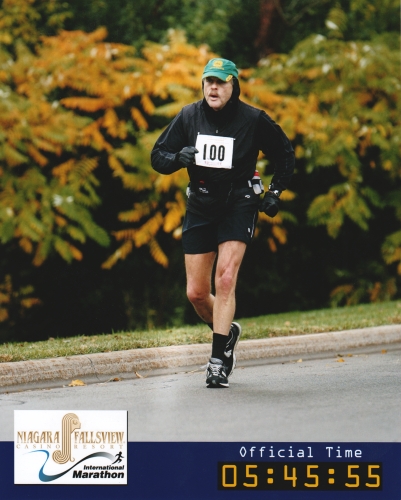 Block race walking in an international marathon in Niagara Falls in 2005 He - photo 11