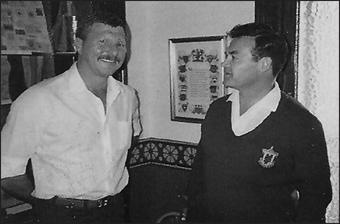 Arthur Walker HC Gand Bar with the author in 1991 Ian Uys inherited his love of - photo 1