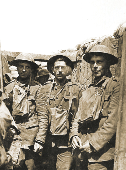 Stretcher-bearers and runners of the 3rd Worcestershire Regiment in a trench - photo 6