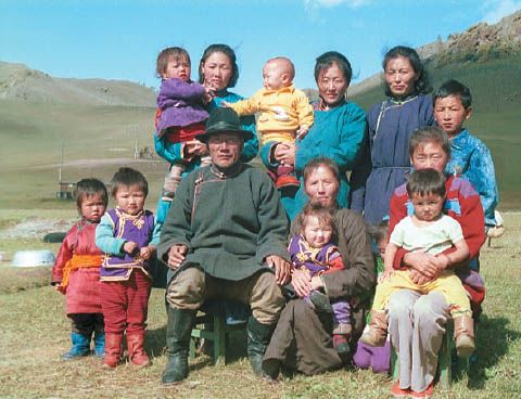 Basaanjavd second from right in back row and her extended family - photo 9