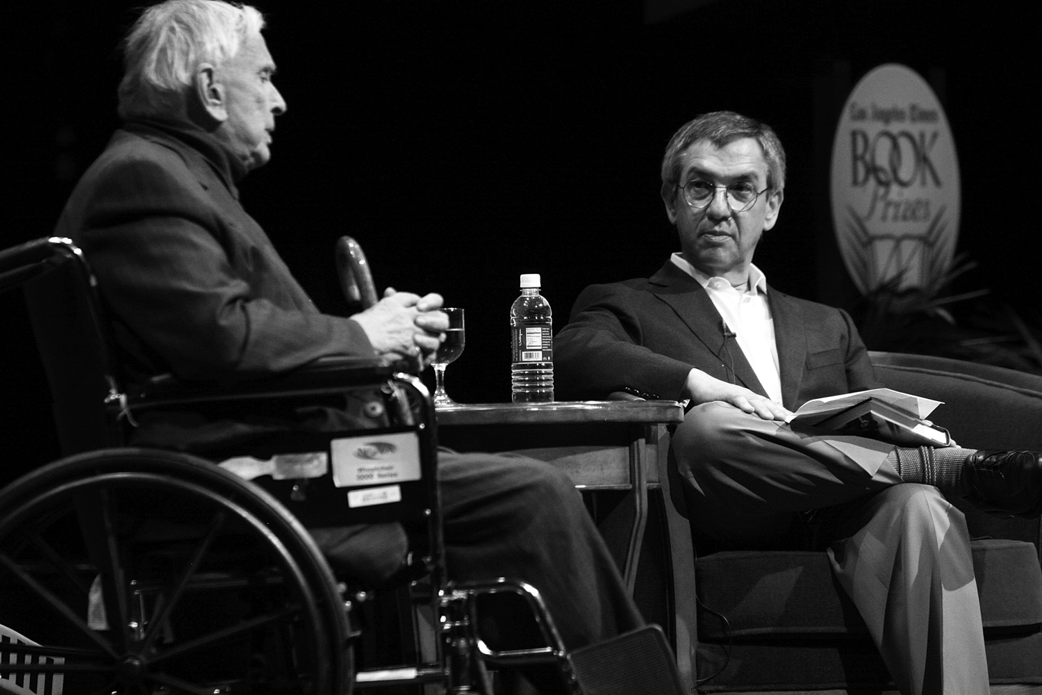 Gore Vidal in conversation with Jon Wiener at the Los Angeles Times Festival of - photo 3