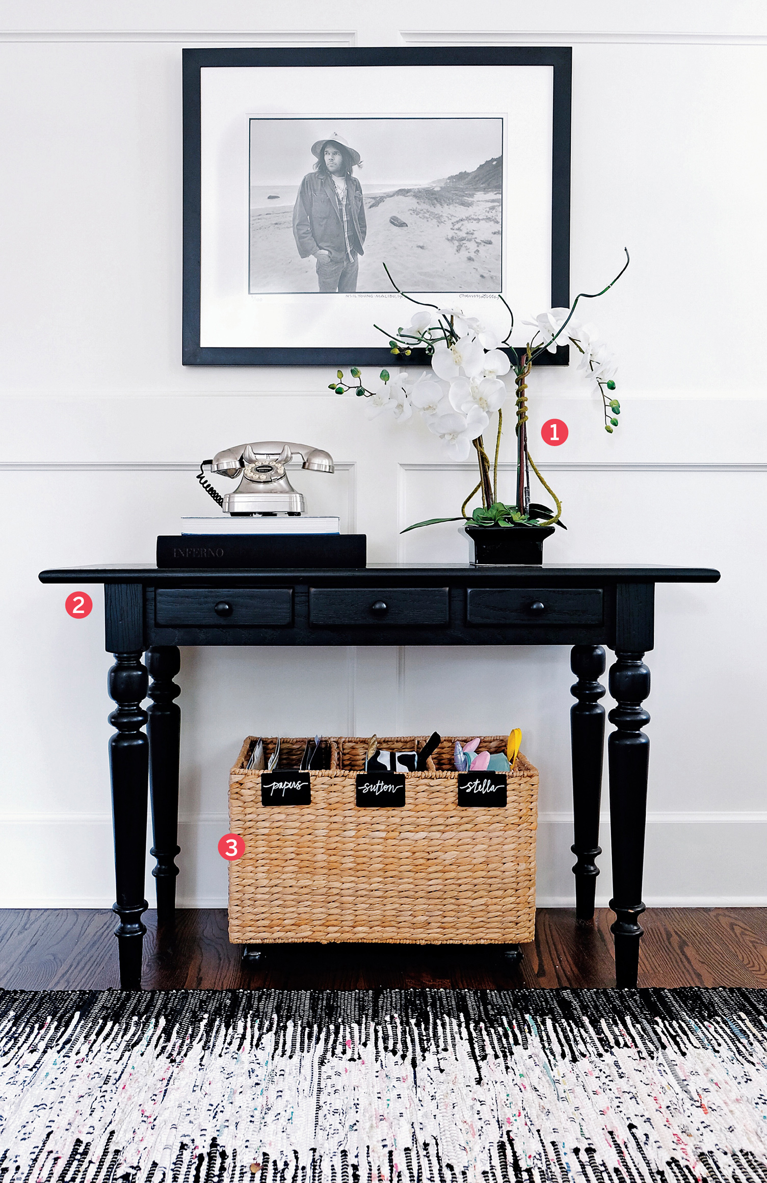 THE TRADITIONAL MUDROOM A standard mudroom generally has three or four built-in - photo 7