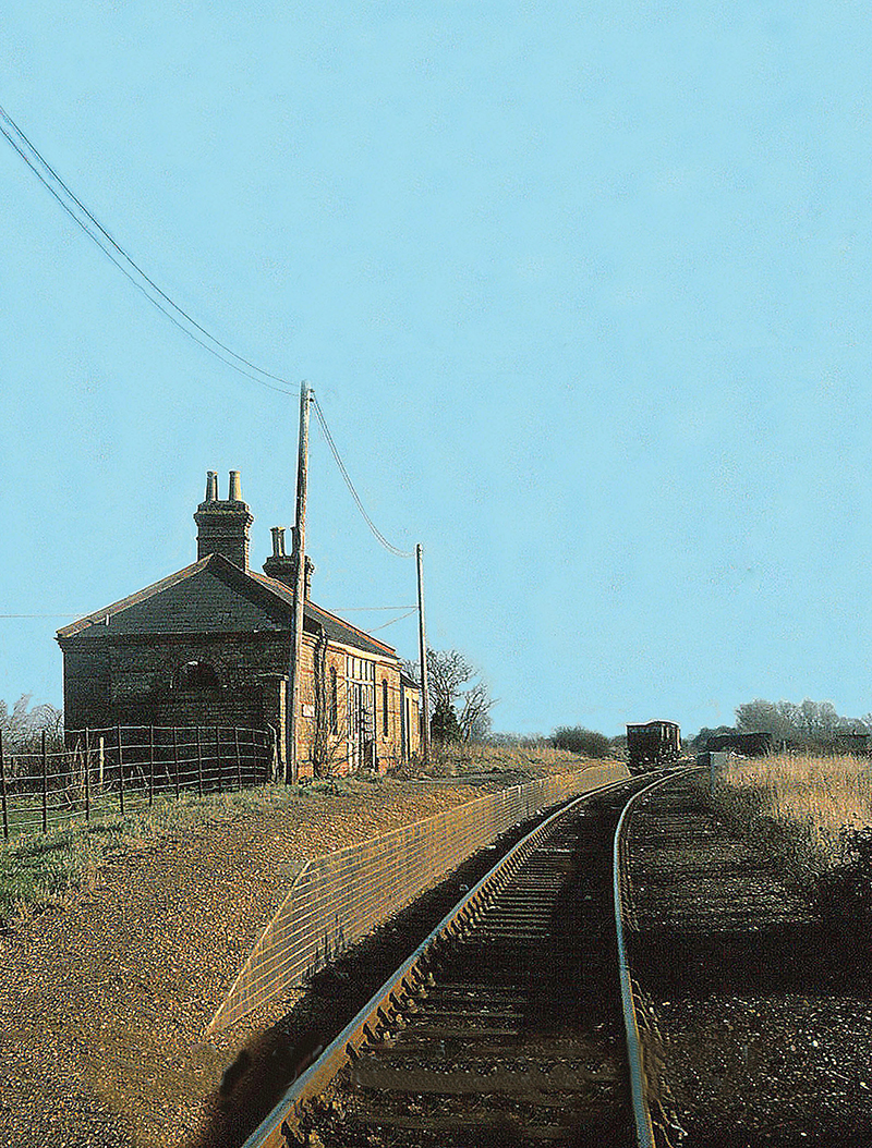 Saxmundham Junction Signal Box A DMU from which this picture was taken on - photo 2