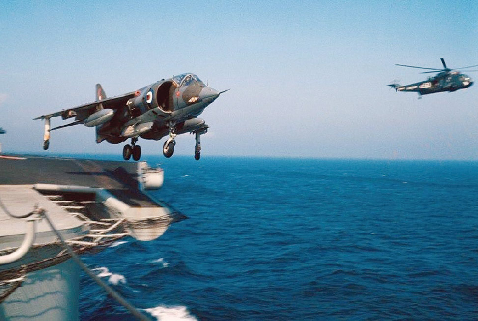 The Harrier GR1 entered service with 1F Squadron RAF in 1969 In 1971 a - photo 4