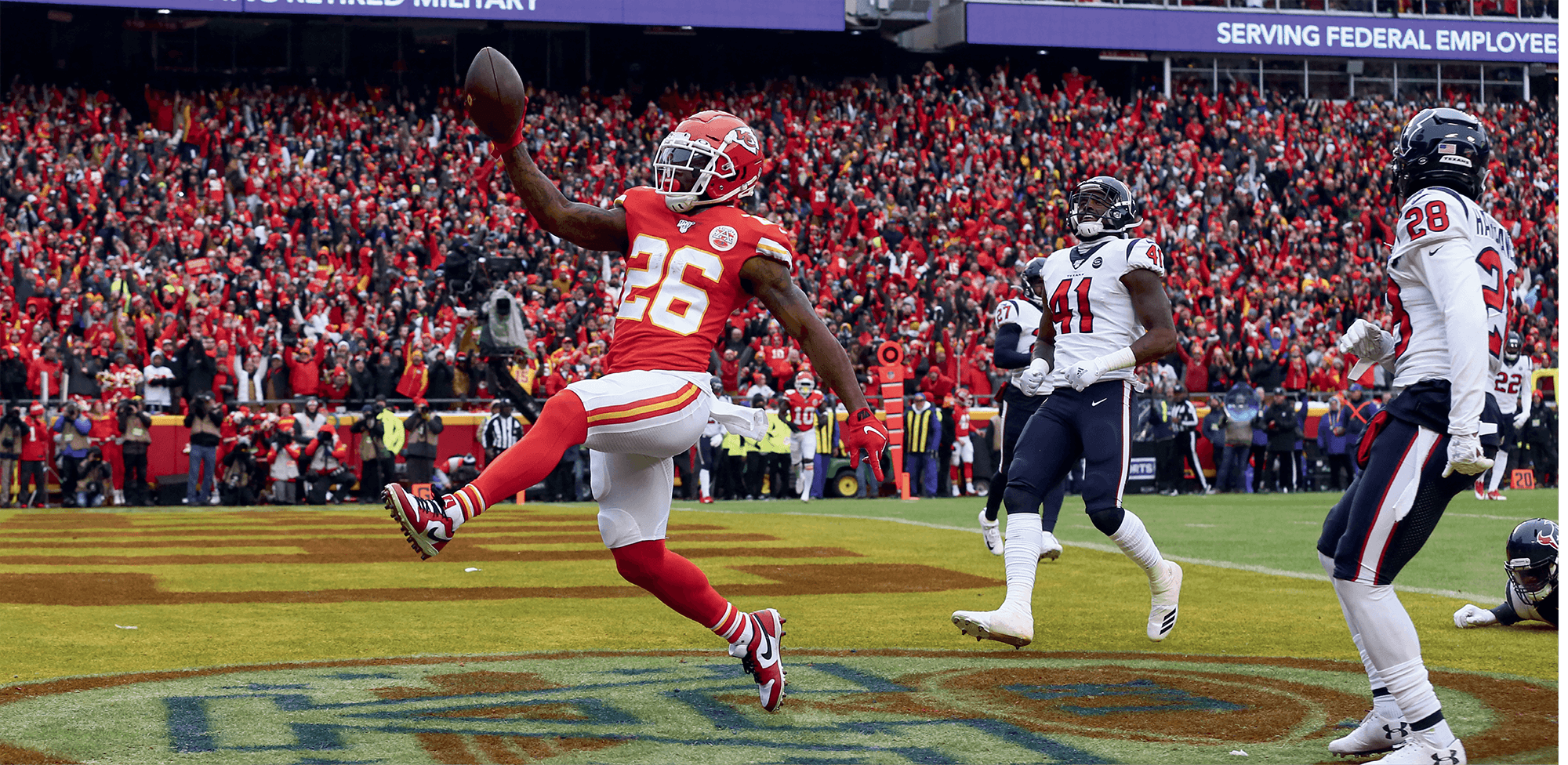 Damien Williams scores the Chiefs first touchdown in AFC Divisional Playoff - photo 5