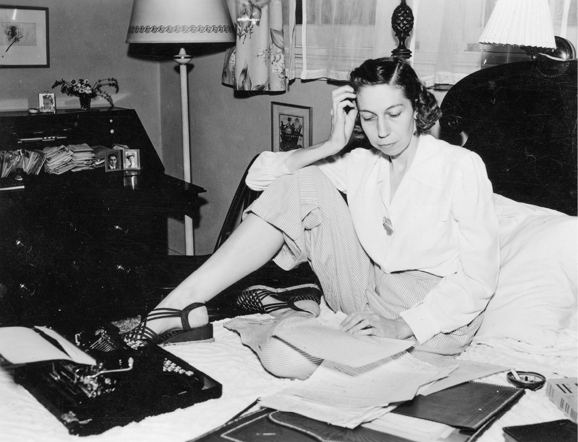 Eudora at home working in her bedroom 1940s Scribner An Imprint of Simon - photo 3