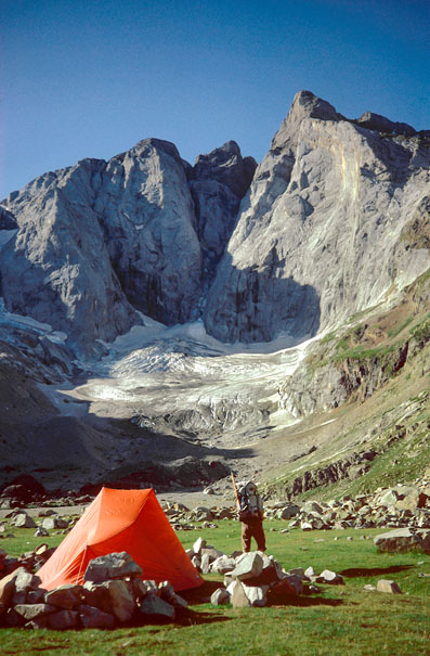 The great North Face of the Vignemale soars above the Oulettes de Gaube Route - photo 7