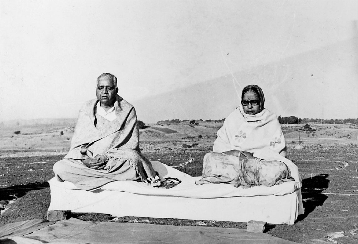 S N Goenka and Illaichidevi Goenka in 1976 meditating together at the formal - photo 4