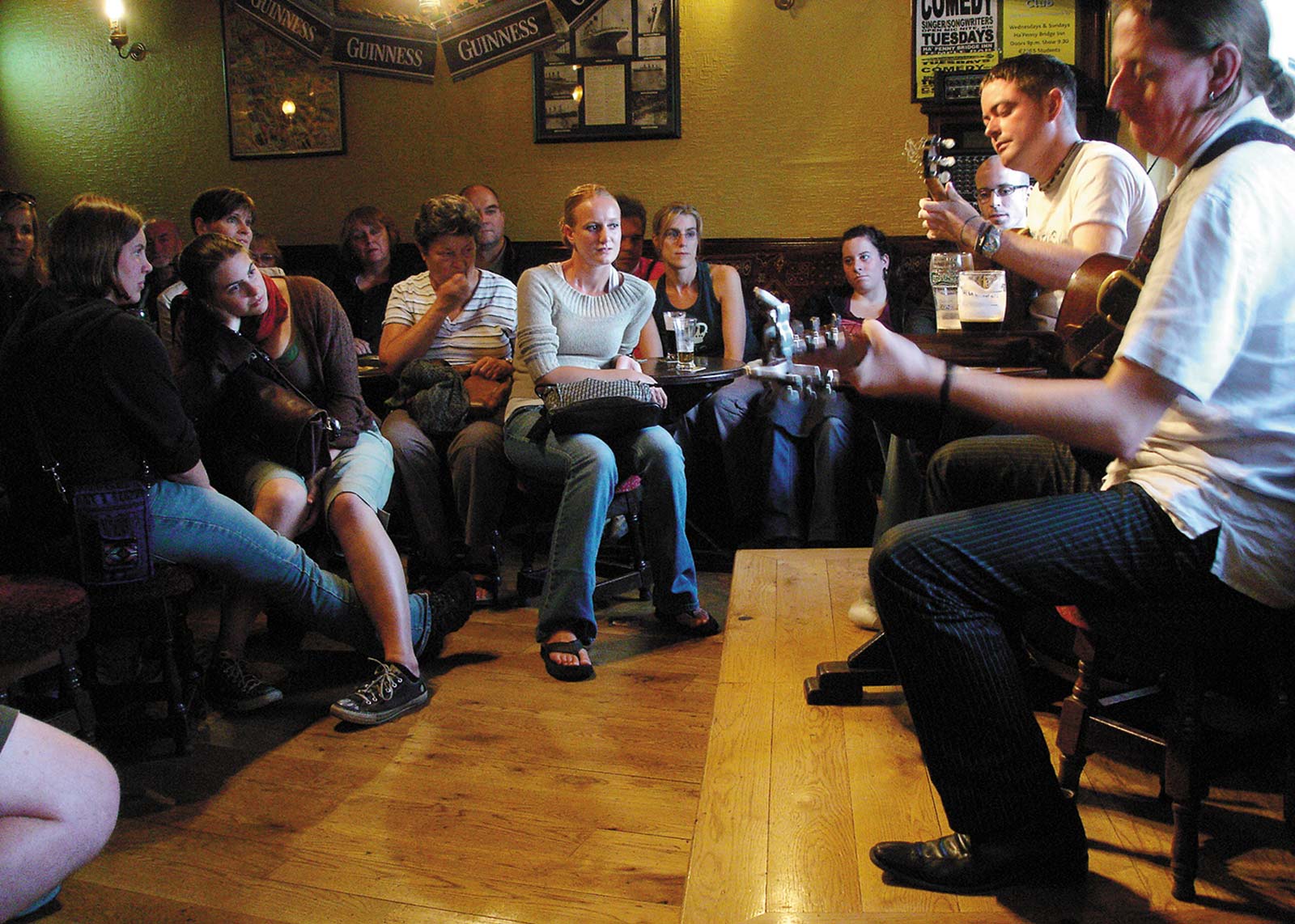 The popular Musical Pub Crawl introduces Irish traditional sessions to - photo 13