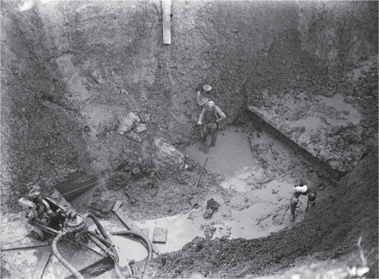 Another photo from the 1936 excavations in Uxbridge Platforms under - photo 5