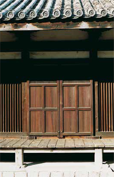 The Japanese love of wood is illustrated in the Zenshitsu Hall at Gangji Temple - photo 11