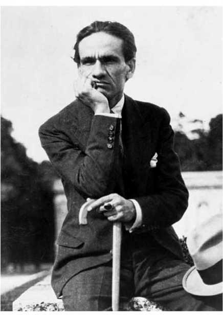 CESAR VALLEJO Photograph taken by Juan Domingo Cordoba Vargas in Versailles - photo 10