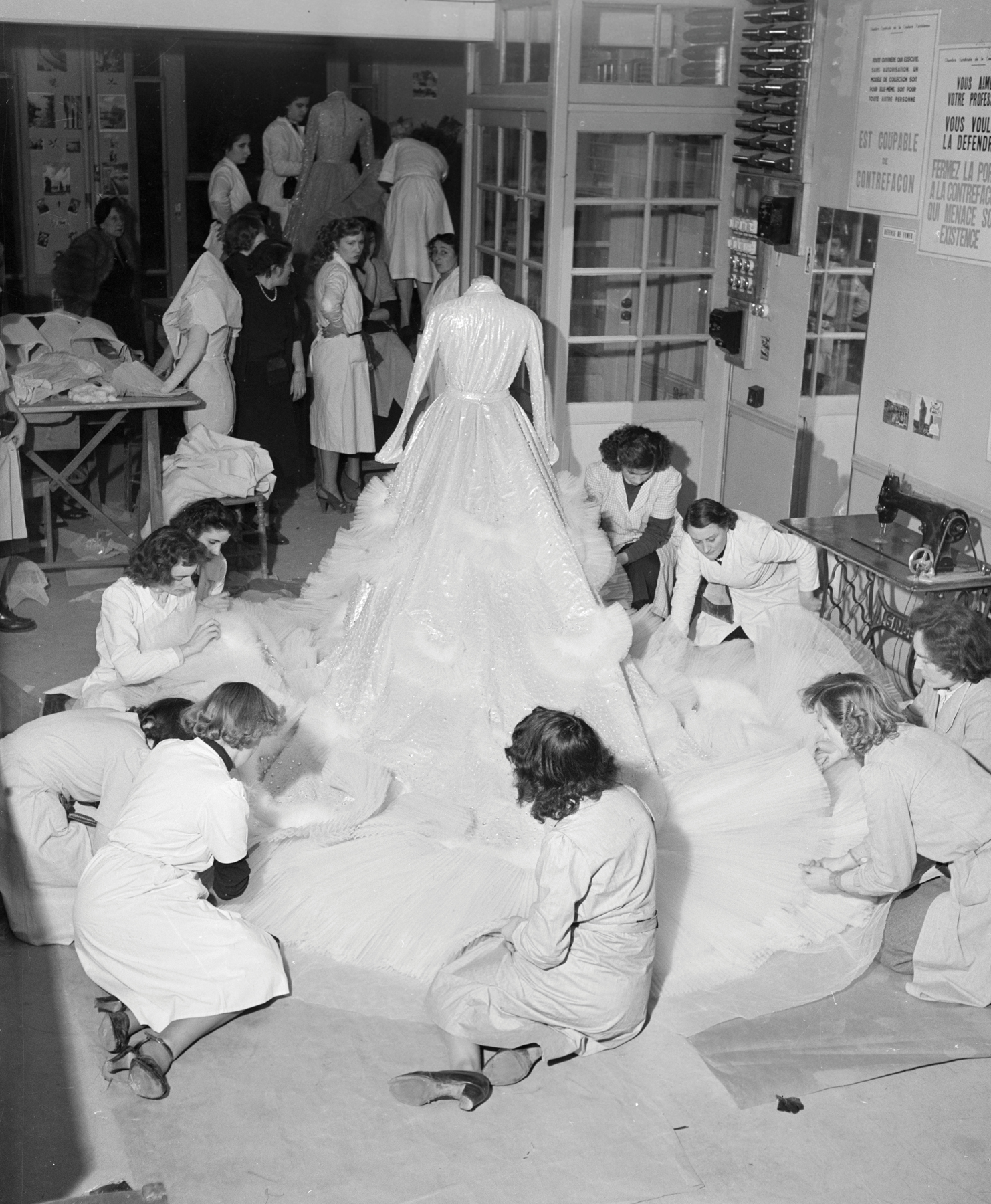 T HE WAY WE WED EXPLORES THE HISTORY of wedding clothes from the Renaissance to - photo 5