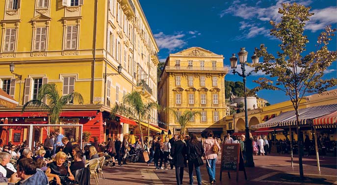 Crowds on cours Saleya Vieux Nice GLENN VAN DER KNIJFFGETTY IMAGES - photo 8