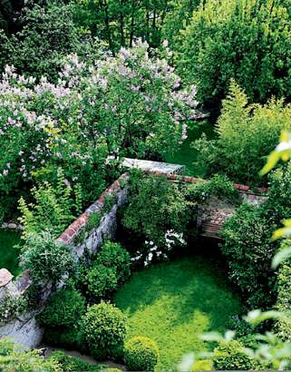 As a rule east- and west-facing walls provide temporary shade Not all - photo 6