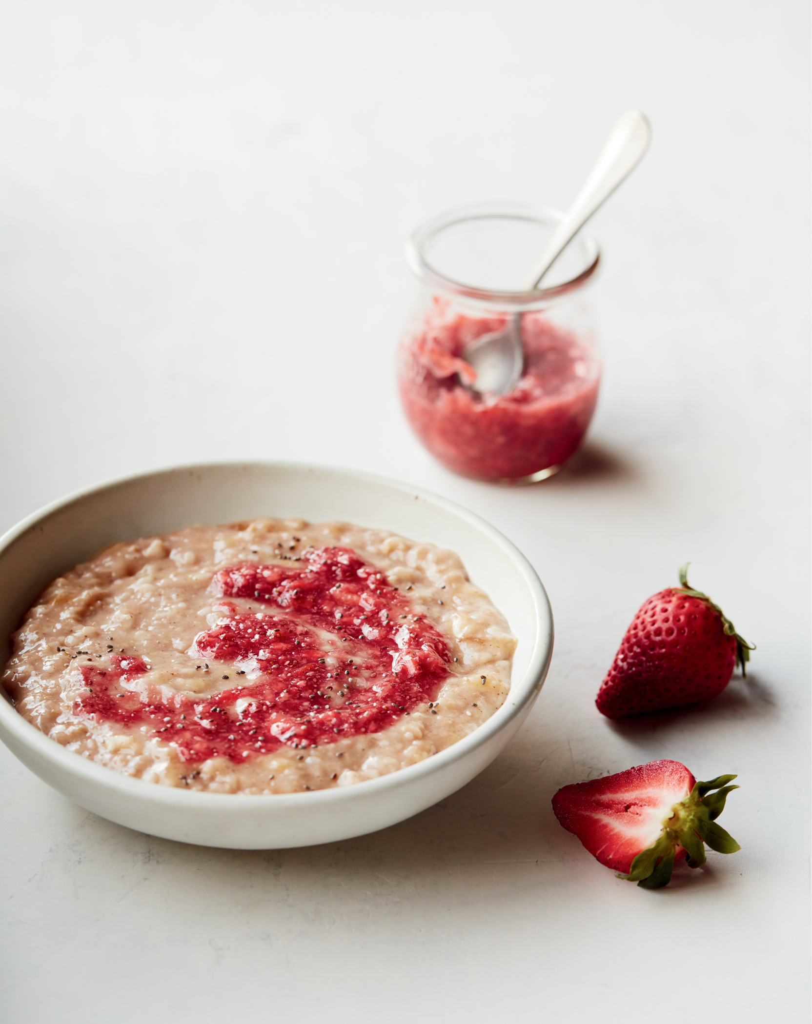 Here hot cooked oatmeal is whisked with bananas so its creamy and fluffy - photo 4